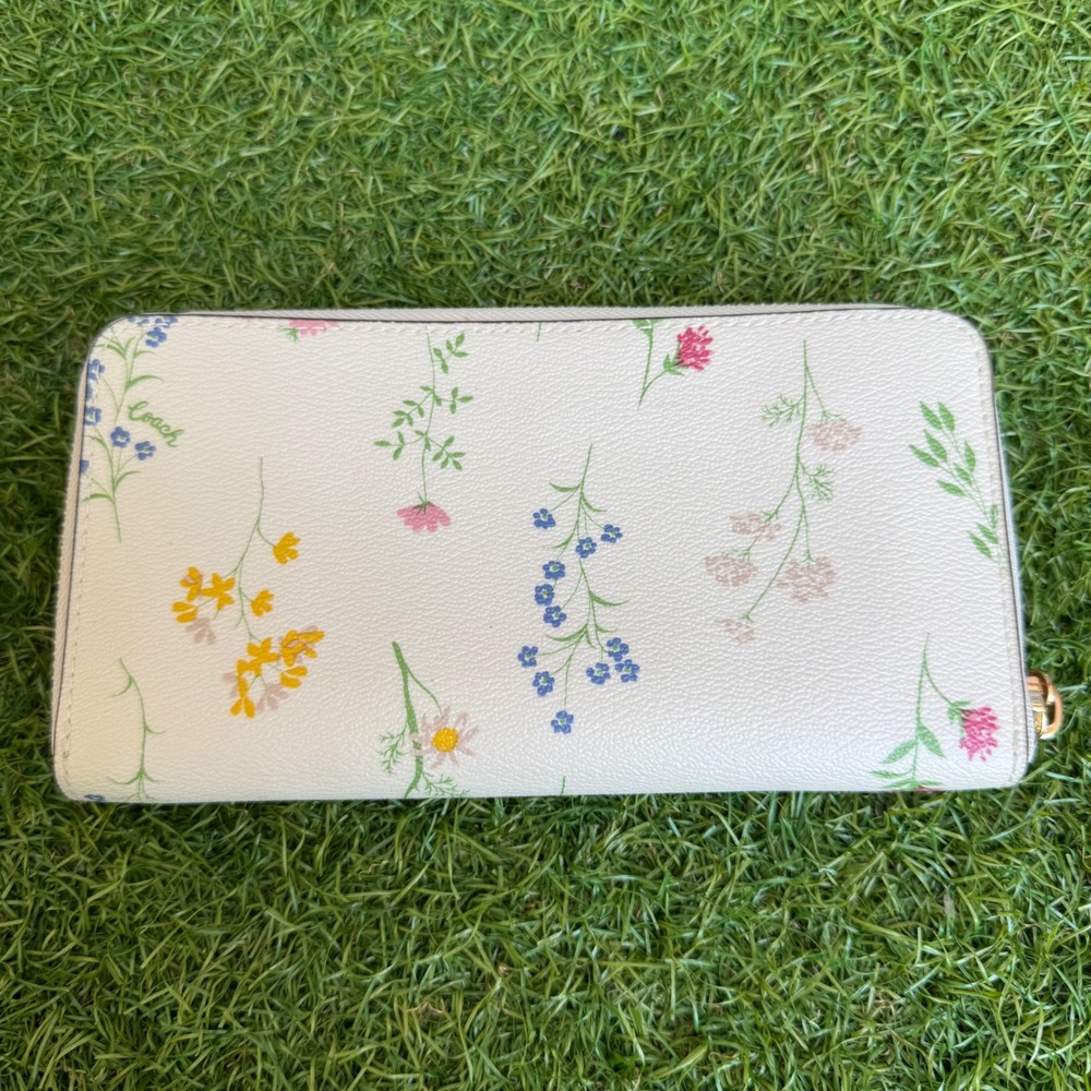 COACH Accordion Zip Around Wallet White Floral Wildflower Print C4452 - Picture 3 of 8